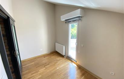 Zekeriyaköy'de Kiralık 2,5+1 Çatı Dubleks Daire