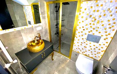 Zekeriyaköy'de Kiralık 2,5+1 Çatı Dubleks Daire