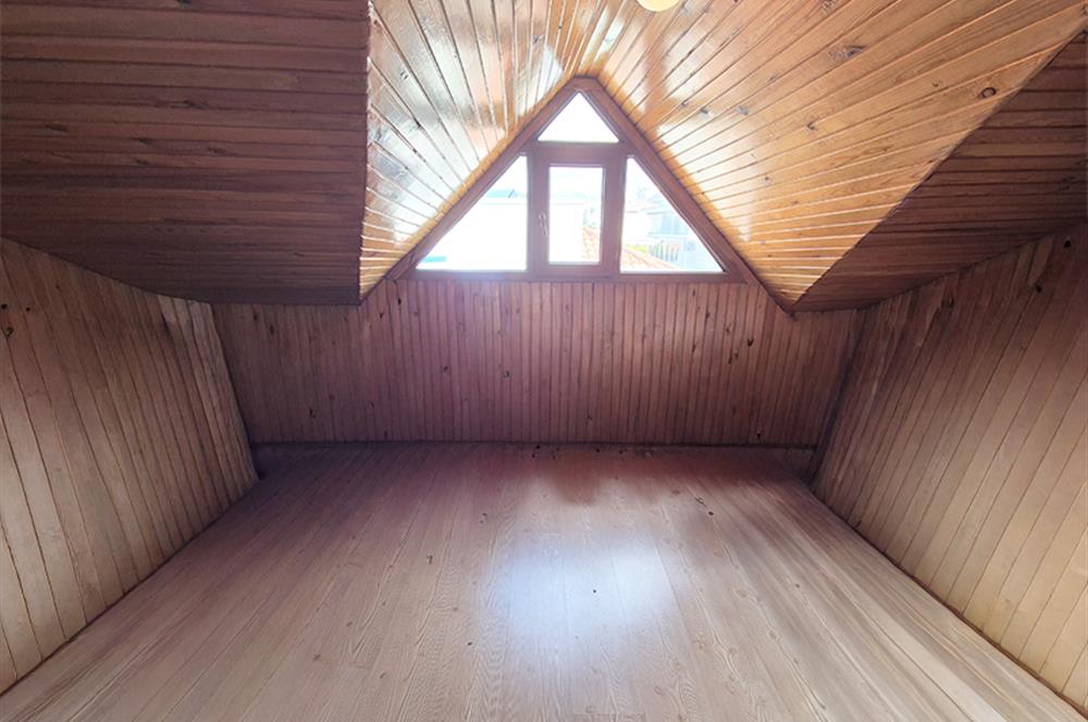 C21 Cius; Umurbey'de 300m2 Bahçeli 5+1 Müstakil Tripleks Villa