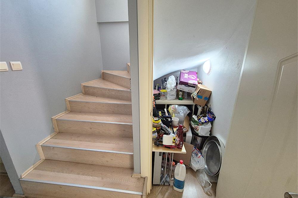 C21 Cius; Umurbey'de 300m2 Bahçeli 5+1 Müstakil Tripleks Villa