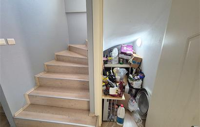 C21 Cius; Umurbey'de 300m2 Bahçeli 5+1 Müstakil Tripleks Villa