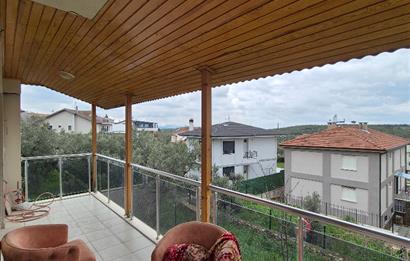 C21 Cius; Umurbey'de 300m2 Bahçeli 5+1 Müstakil Tripleks Villa