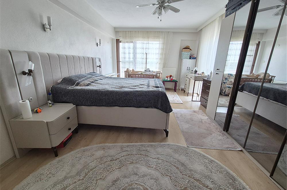 C21 Cius; Umurbey'de 300m2 Bahçeli 5+1 Müstakil Tripleks Villa