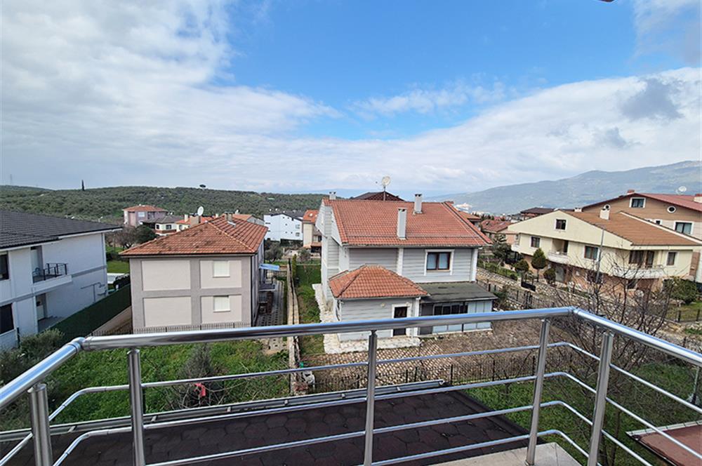 C21 Cius; Umurbey'de 300m2 Bahçeli 5+1 Müstakil Tripleks Villa