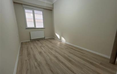 0 BİNADA MİNİBÜS YOLUNA YÜRÜME MESAFELİ K. OTOPARKLI 1+1