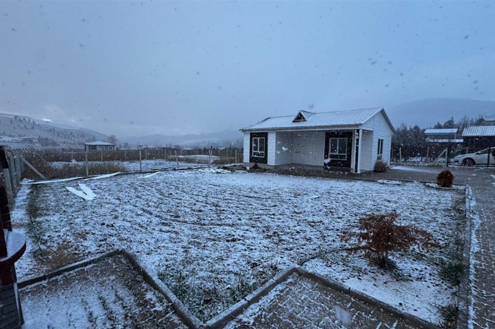 site içi ana yol kenarı 2+1 müstakil ev