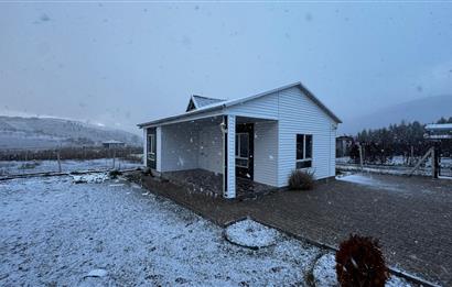 site içi ana yol kenarı 2+1 müstakil ev