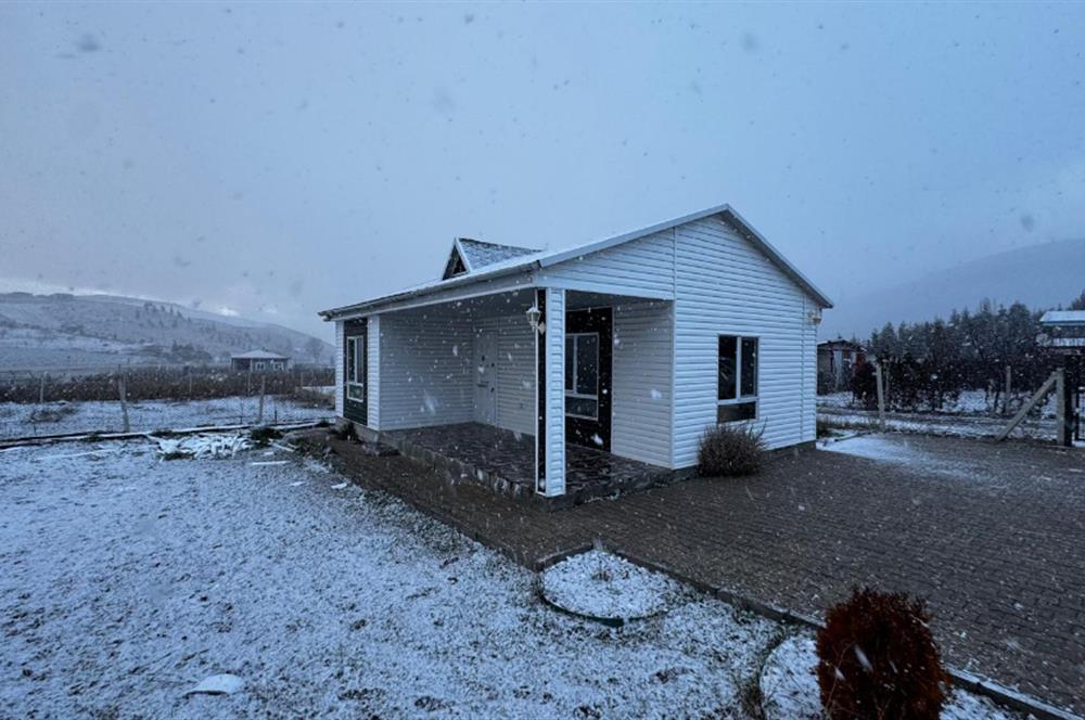 site içi ana yol kenarı 2+1 müstakil ev