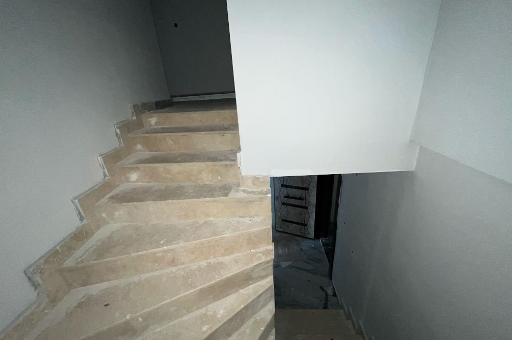 EDREMİTTE KÖRFEZ MANZARALI 3+1 DUBLEKS DAİRE