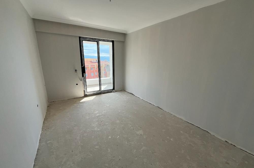 EDREMİTTE GENİŞ TERASLI 3+1 DUBLEKS DAİRE