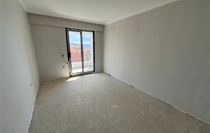 EDREMİTTE GENİŞ TERASLI 3+1 DUBLEKS DAİRE