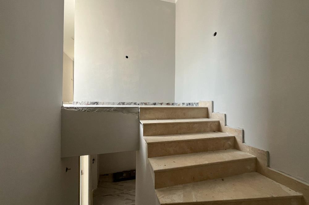 EDREMİTTE GENİŞ TERASLI 3+1 DUBLEKS DAİRE