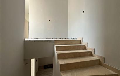 EDREMİTTE GENİŞ TERASLI 3+1 DUBLEKS DAİRE