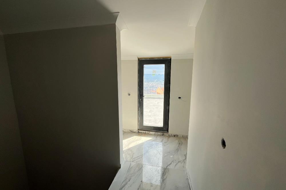 EDREMİTTE GENİŞ TERASLI 3+1 DUBLEKS DAİRE