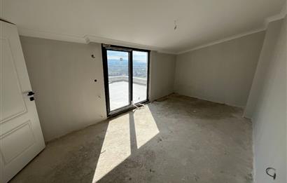 EDREMİTTE GENİŞ TERASLI 3+1 DUBLEKS DAİRE