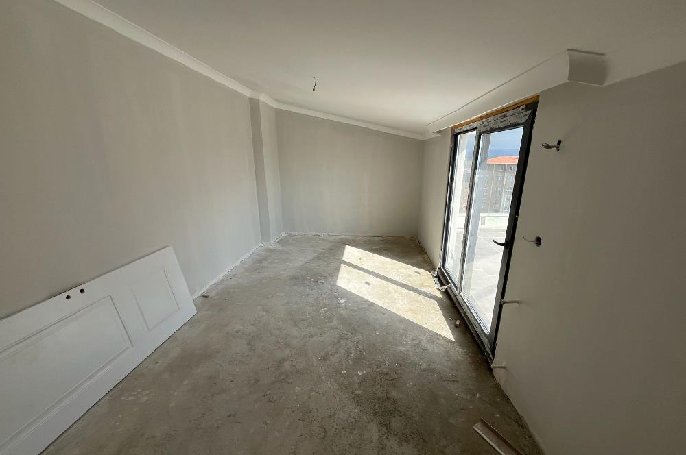 EDREMİTTE GENİŞ TERASLI 3+1 DUBLEKS DAİRE