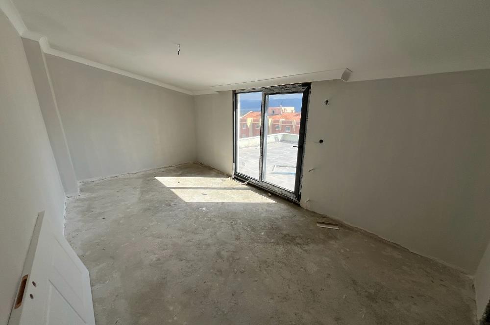 EDREMİTTE GENİŞ TERASLI 3+1 DUBLEKS DAİRE