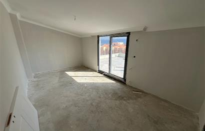 EDREMİTTE GENİŞ TERASLI 3+1 DUBLEKS DAİRE