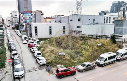 ŞERİFALİ'DE SATILIK KÖŞE PARSEL İMARLI 444M2 ARSA