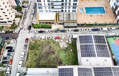 ŞERİFALİ'DE SATILIK KÖŞE PARSEL İMARLI 444M2 ARSA