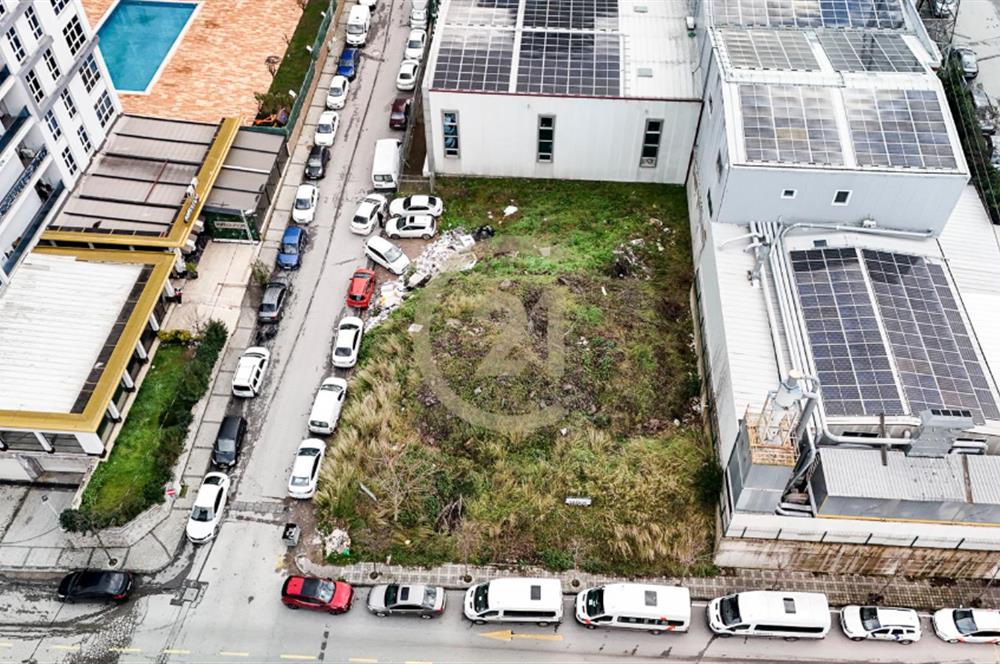 ŞERİFALİ'DE SATILIK KÖŞE PARSEL İMARLI 444M2 ARSA