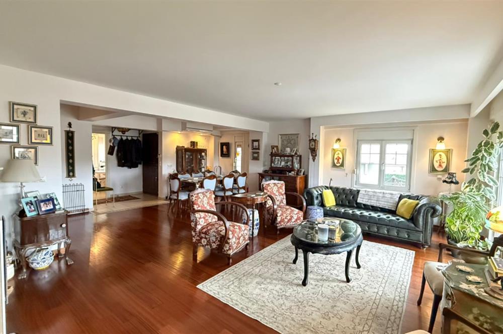 Doğa Evlerinde Geniş Bahçeli Kiralık Villa