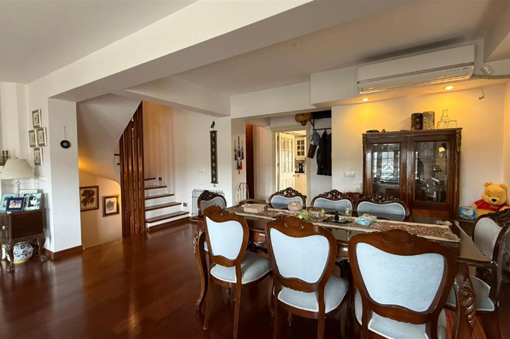 Doğa Evlerinde Geniş Bahçeli Kiralık Villa