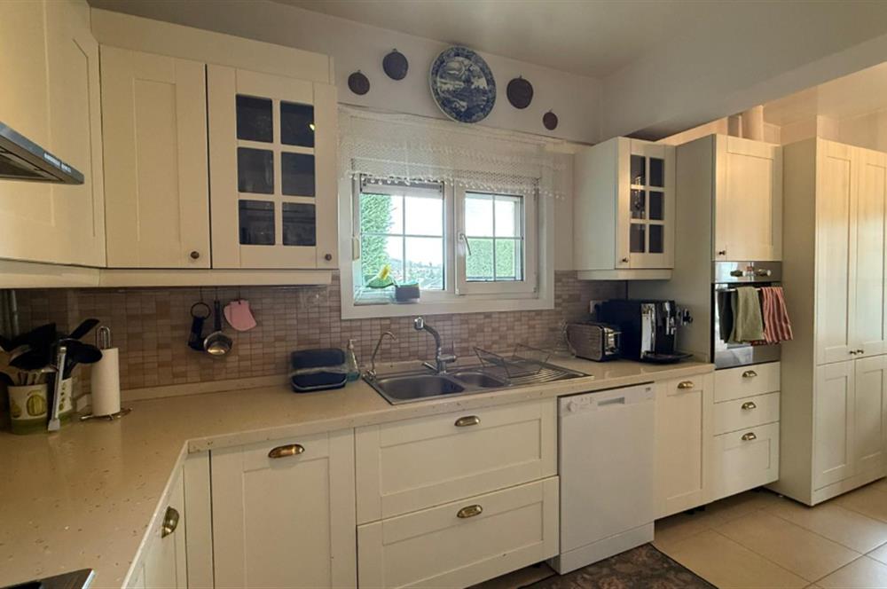 Doğa Evlerinde Geniş Bahçeli Kiralık Villa