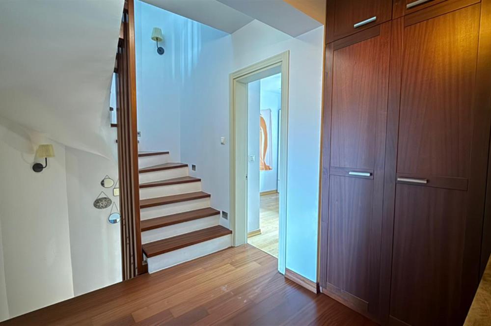 Doğa Evlerinde Geniş Bahçeli Kiralık Villa