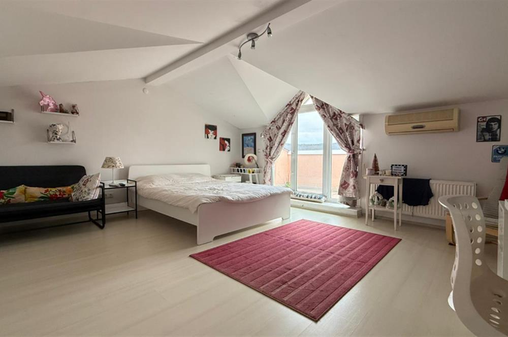 Doğa Evlerinde Geniş Bahçeli Kiralık Villa