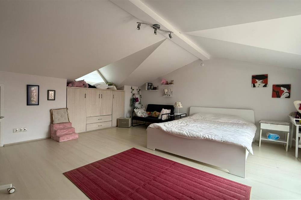 Doğa Evlerinde Geniş Bahçeli Kiralık Villa