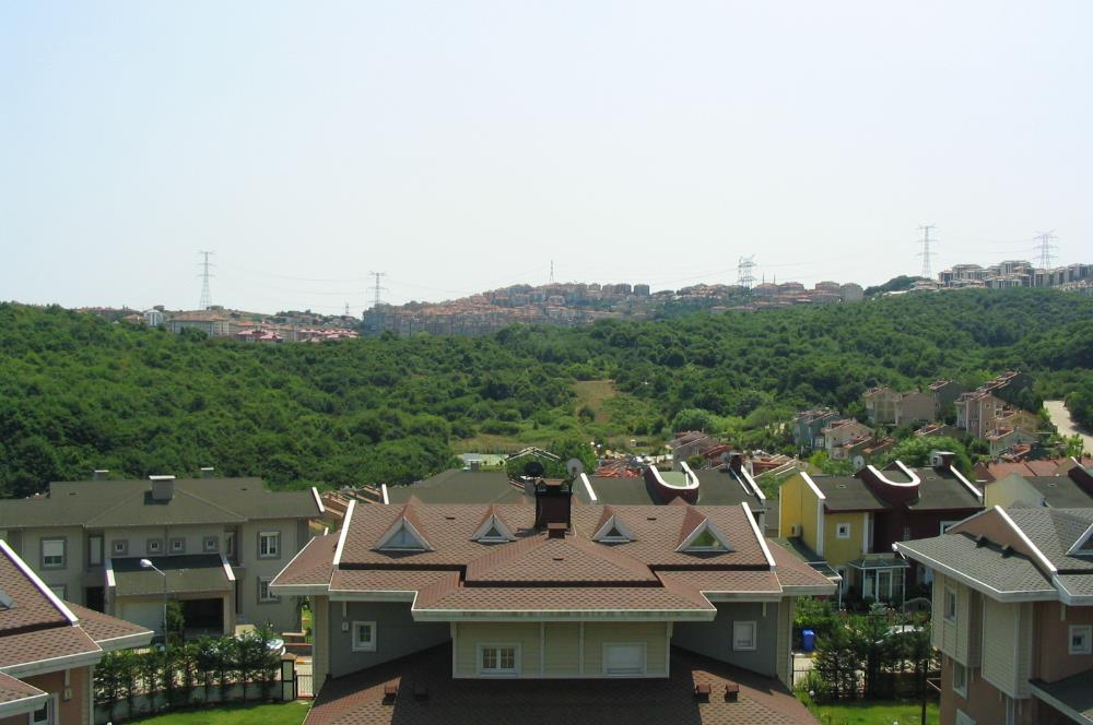 Doğa Evlerinde Geniş Bahçeli Kiralık Villa