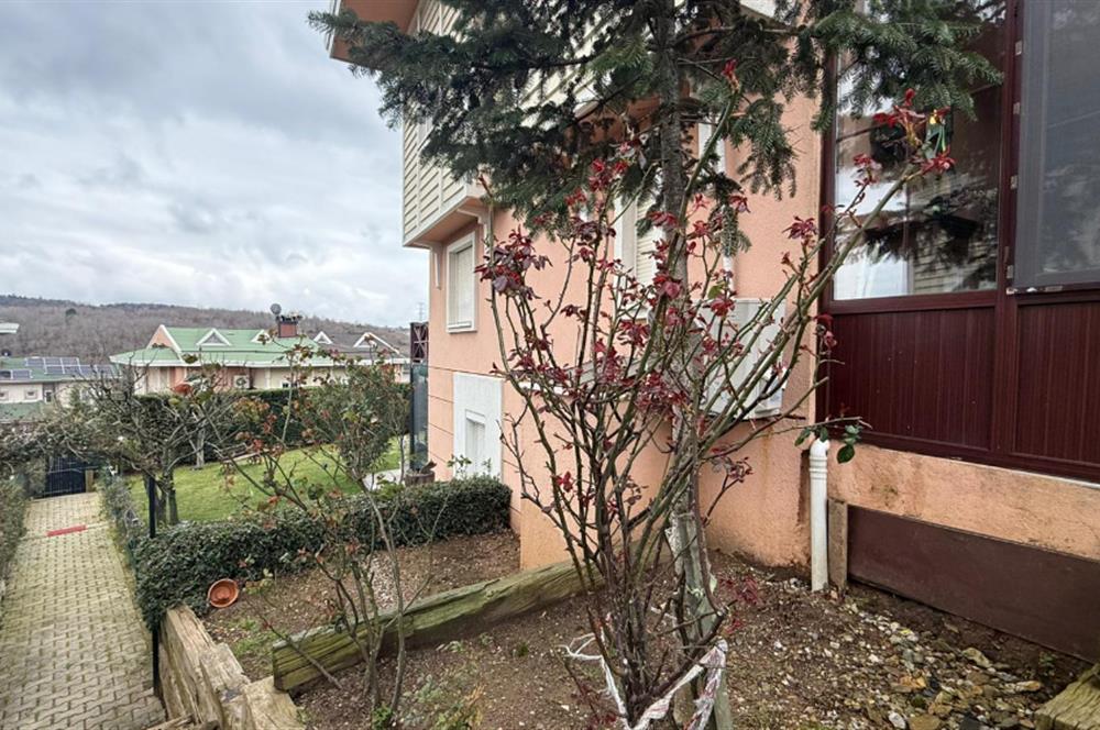 Doğa Evlerinde Geniş Bahçeli Kiralık Villa