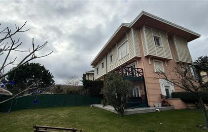 Doğa Evlerinde Geniş Bahçeli Kiralık Villa