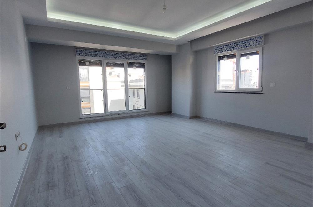 Pendik Yenimahalle'de Balkonlu 2+1 Kiralık Daire 