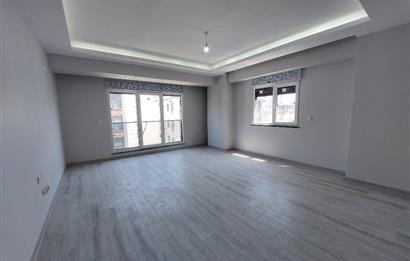 Pendik Yenimahalle'de Balkonlu 2+1 Kiralık Daire 