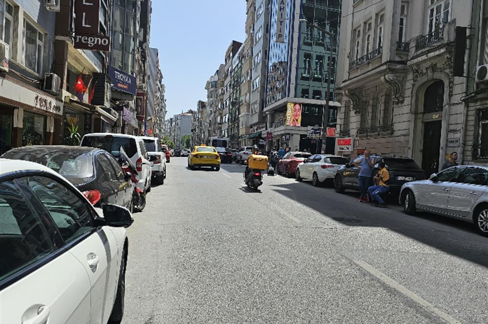 ŞİŞLİ ABİDE-İ HÜRRİYET CADDESİ ÜZERİNDE KİRALIK BÜRO&OFİS 