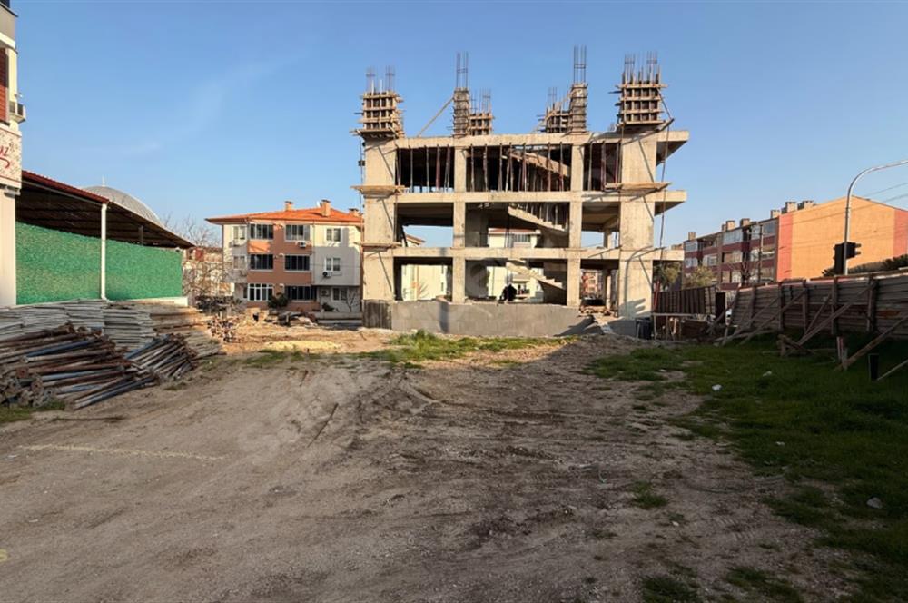 Balıkesir Karesi 2. Sakarya'da Cadde Üzeri SATILIK 3+1 Konut