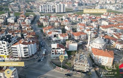 Balıkesir Karesi 2. Sakarya'da Cadde Üzeri SATILIK 3+1 Konut