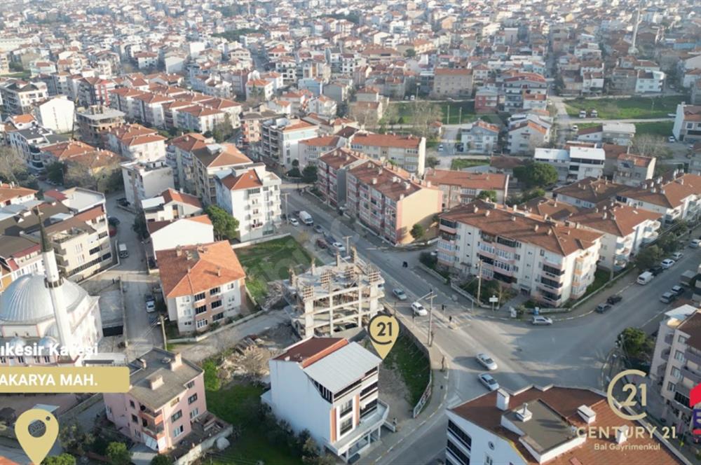 Balıkesir Karesi 2. Sakarya'da Cadde Üzeri SATILIK 3+1 Konut