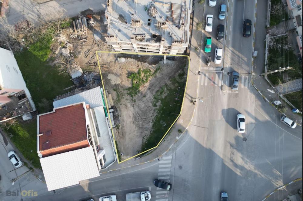 Balıkesir Karesi 2. Sakarya'da Cadde Üzeri SATILIK 3+1 Konut