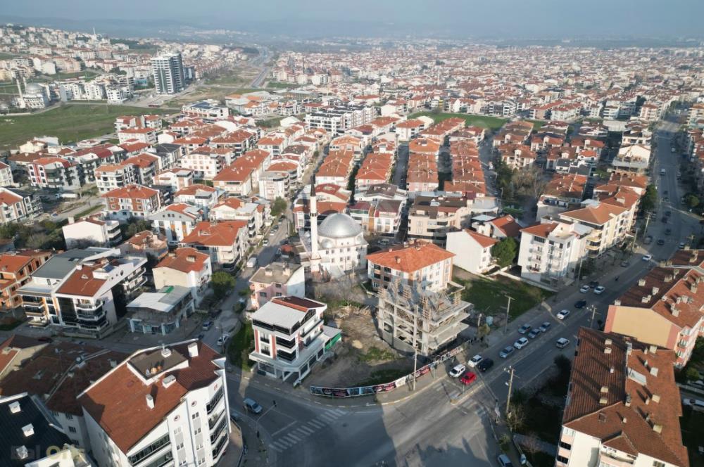 Balıkesir Karesi 2. Sakarya'da Cadde Üzeri SATILIK 3+1 Konut