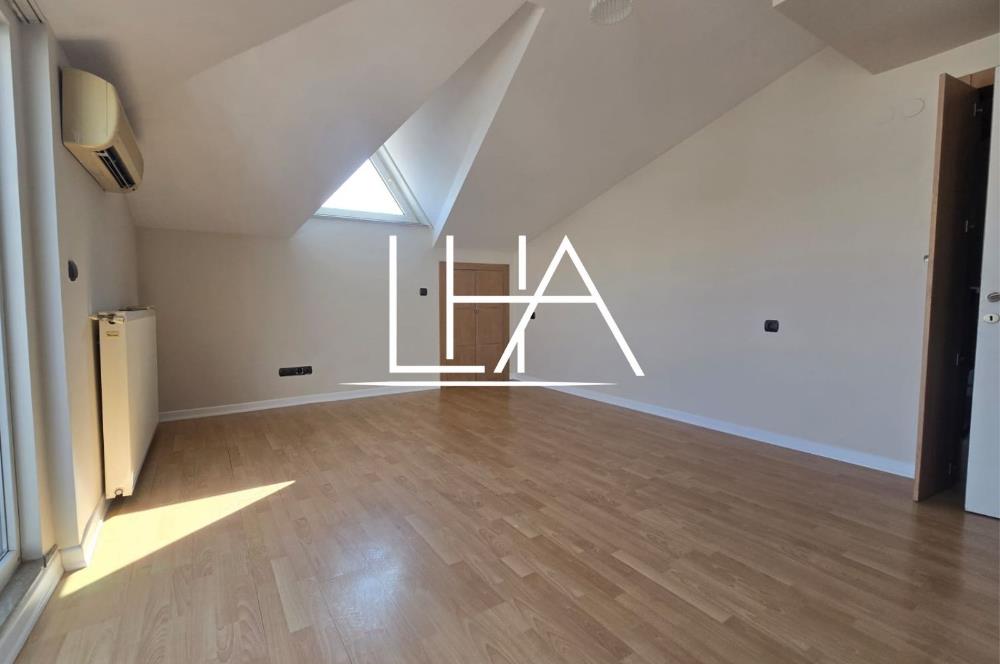 C21'DEN BENTLER SİTESİ'NDE GENİŞ ÇATI DUBLEKSİ KİRALIK DAİRE