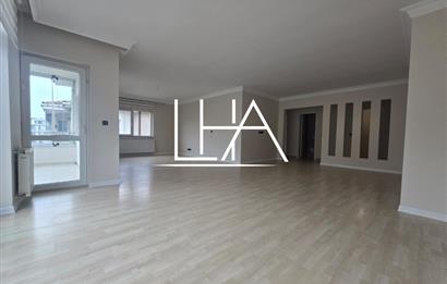 C21'DEN BENTLER SİTESİ'NDE GENİŞ ÇATI DUBLEKSİ KİRALIK DAİRE