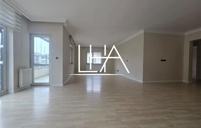 C21'DEN BENTLER SİTESİ'NDE GENİŞ ÇATI DUBLEKSİ KİRALIK DAİRE