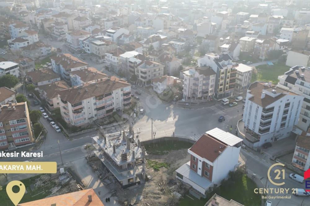 Balıkesir Karesi 2. Sakarya'da Cadde Üzeri SATILIK 3+1 Konut