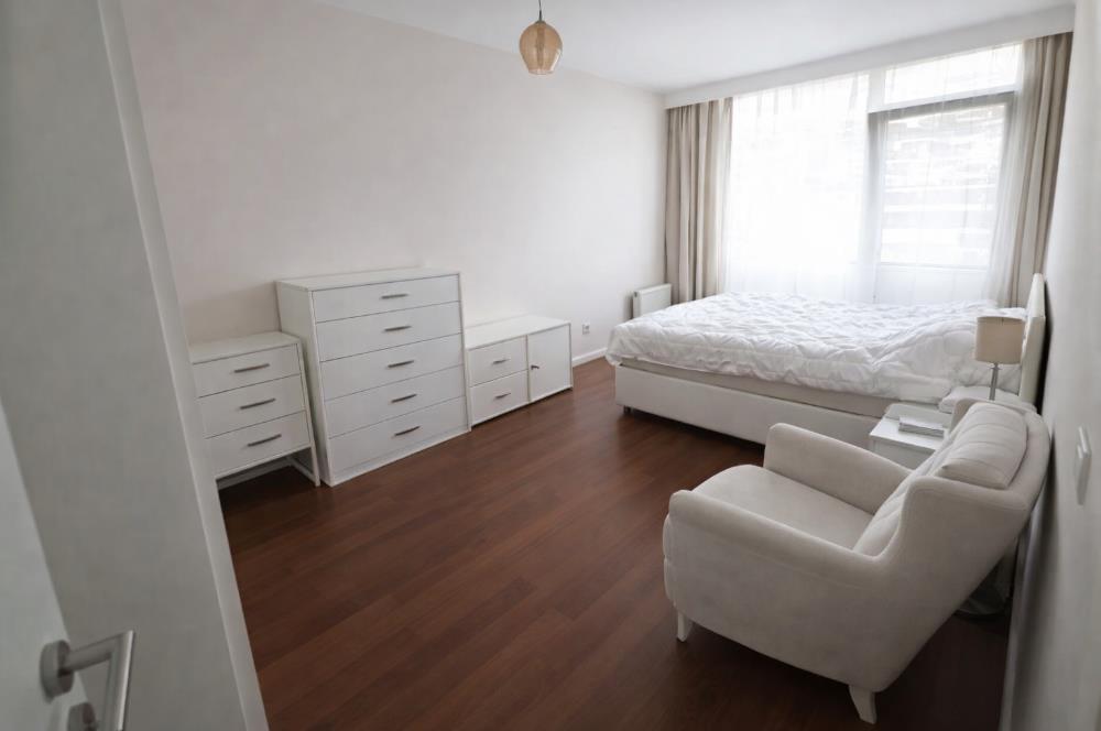 İSTANBUL KÜÇÜKÇEKMECE LOUNGE 1 SİTESİNDE SATILIK 2+1 DAİRE