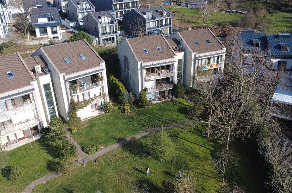 ZEKERİYAKÖY ALYA EVLERİ'NDE SATILIK 4+1 ÇATI DUBLEKS