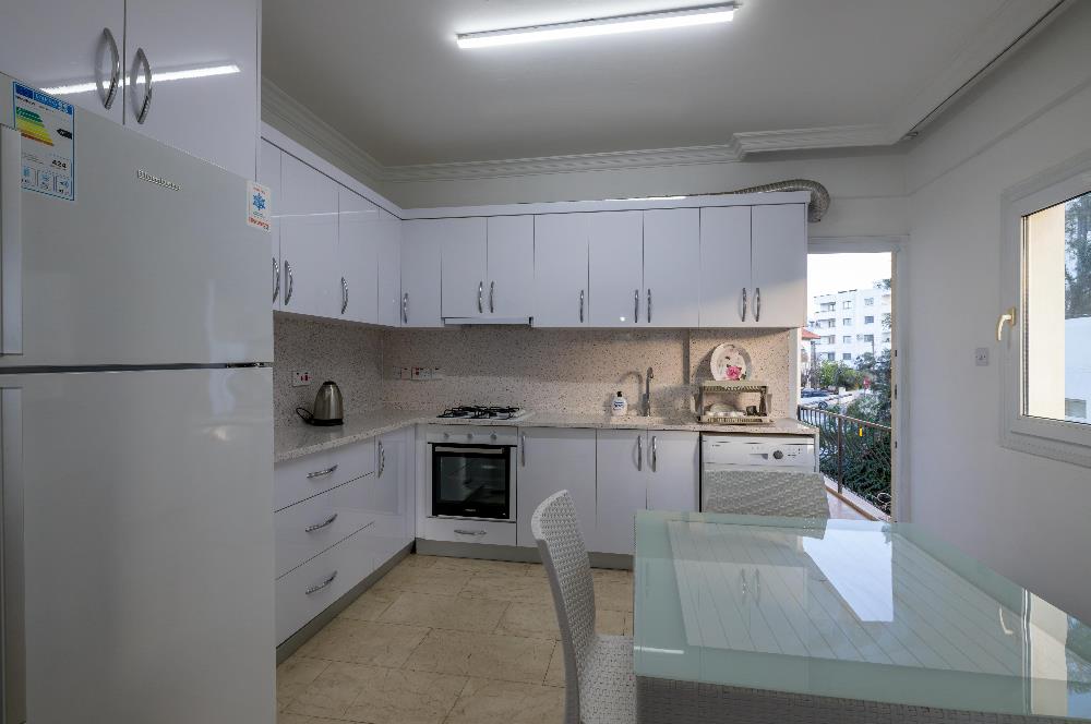 KIBRIS YUKARI GİRNE'DE EŞYALI SATILIK 3+1 DAİRE