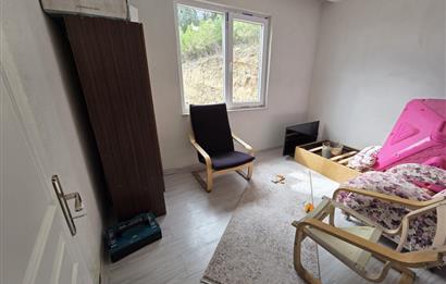 C21 BAL'DAN CİNGE MAH.DE SATILIK MÜSTAKİL EV ve 6 DÖNÜM TARLASI